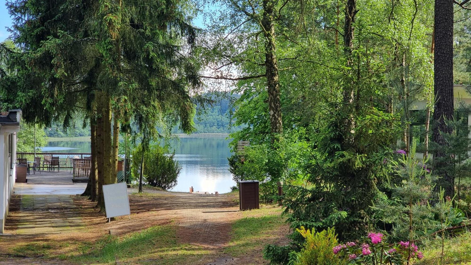 Osrodek La La - Letniskowe W Lesie Nad Jeziorem Ferienpark Bytnica